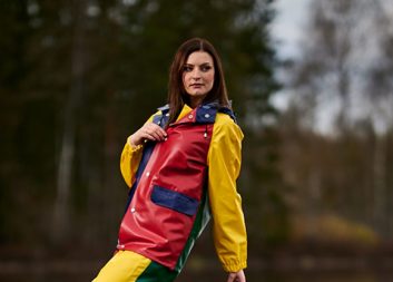 Hämtade inspiration från golvbranschen – och tog fram det första fossilfria PVC-tyget för regnkläder